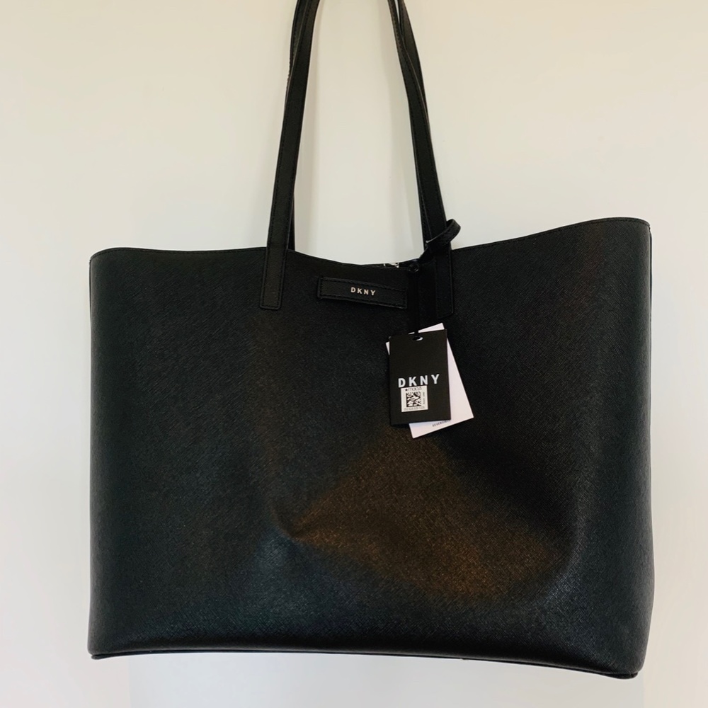 NWT DKNY Reversible Tote with Mini Bag 🦋